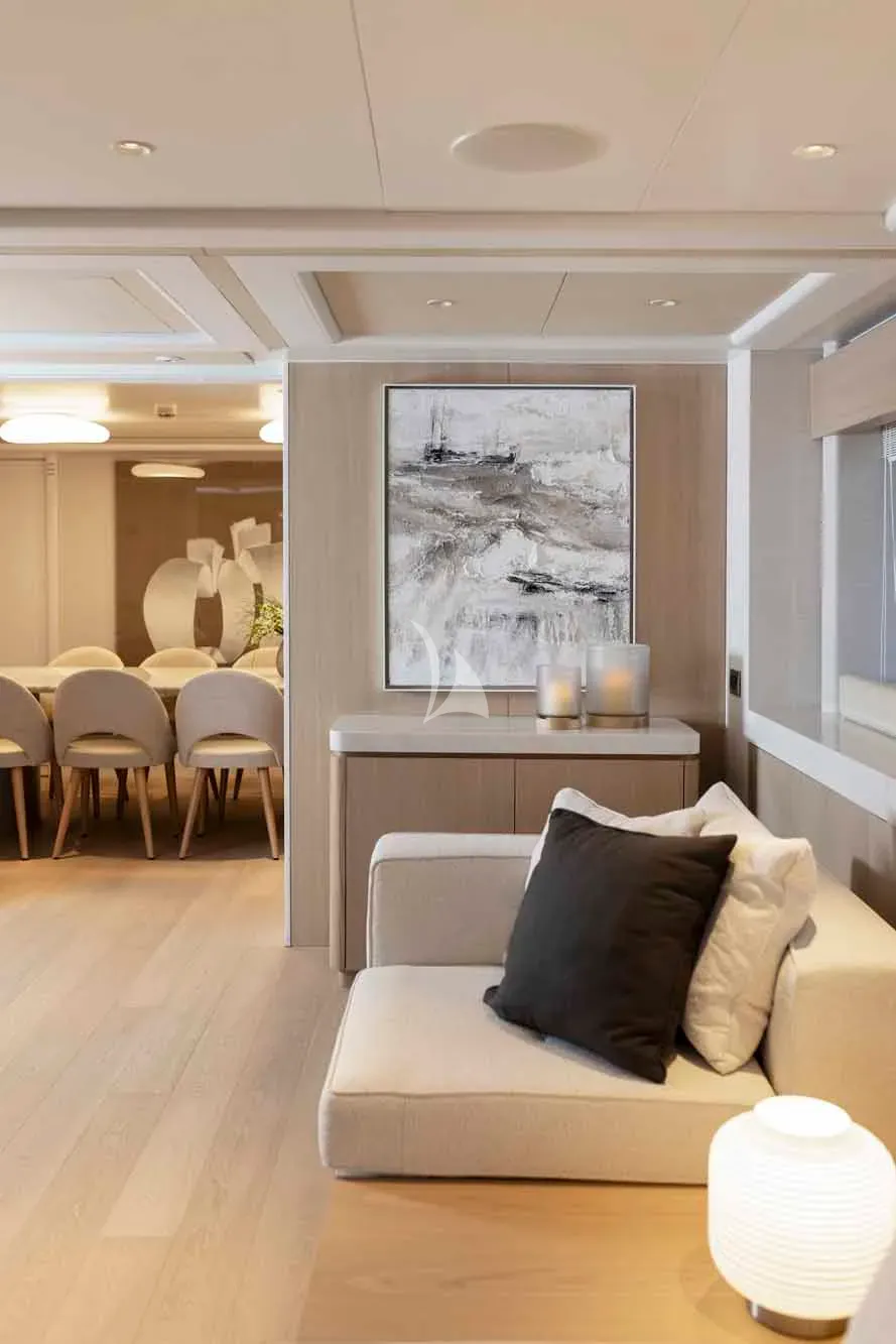 PARADISE Charter Yacht