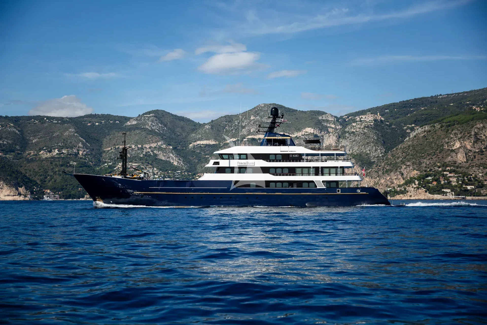 FORCE BLUE Charter Yacht