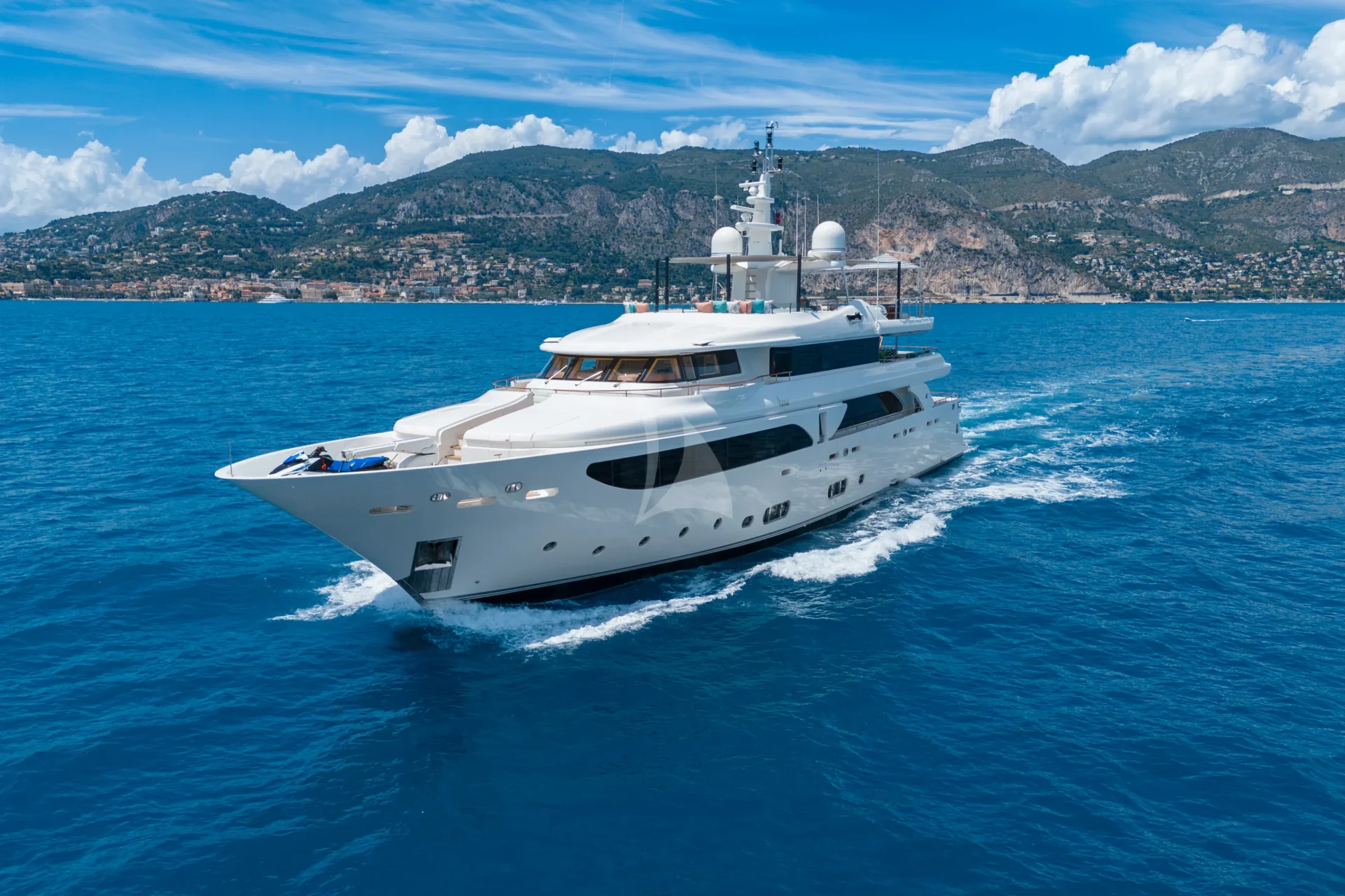 HANA Charter Yacht