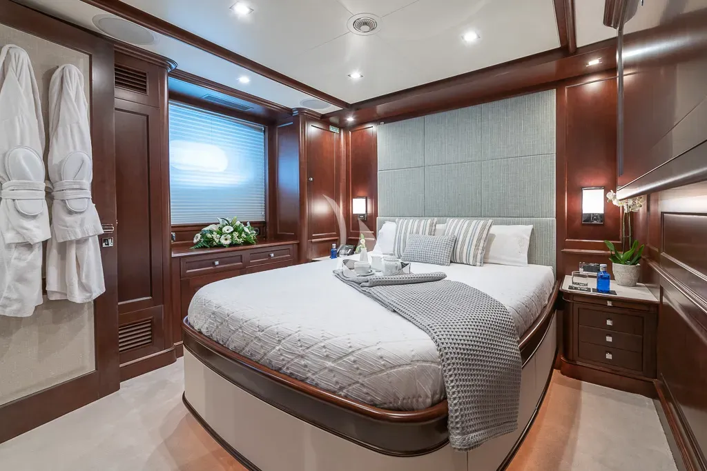 ELENA NUEVE Charter Yacht