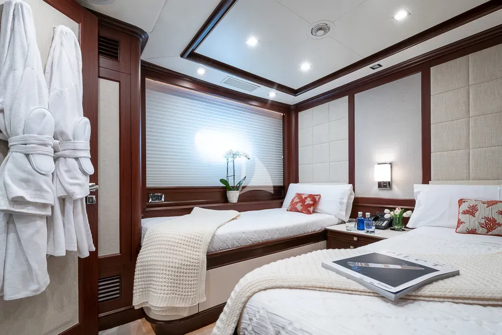 ELENA NUEVE Charter Yacht