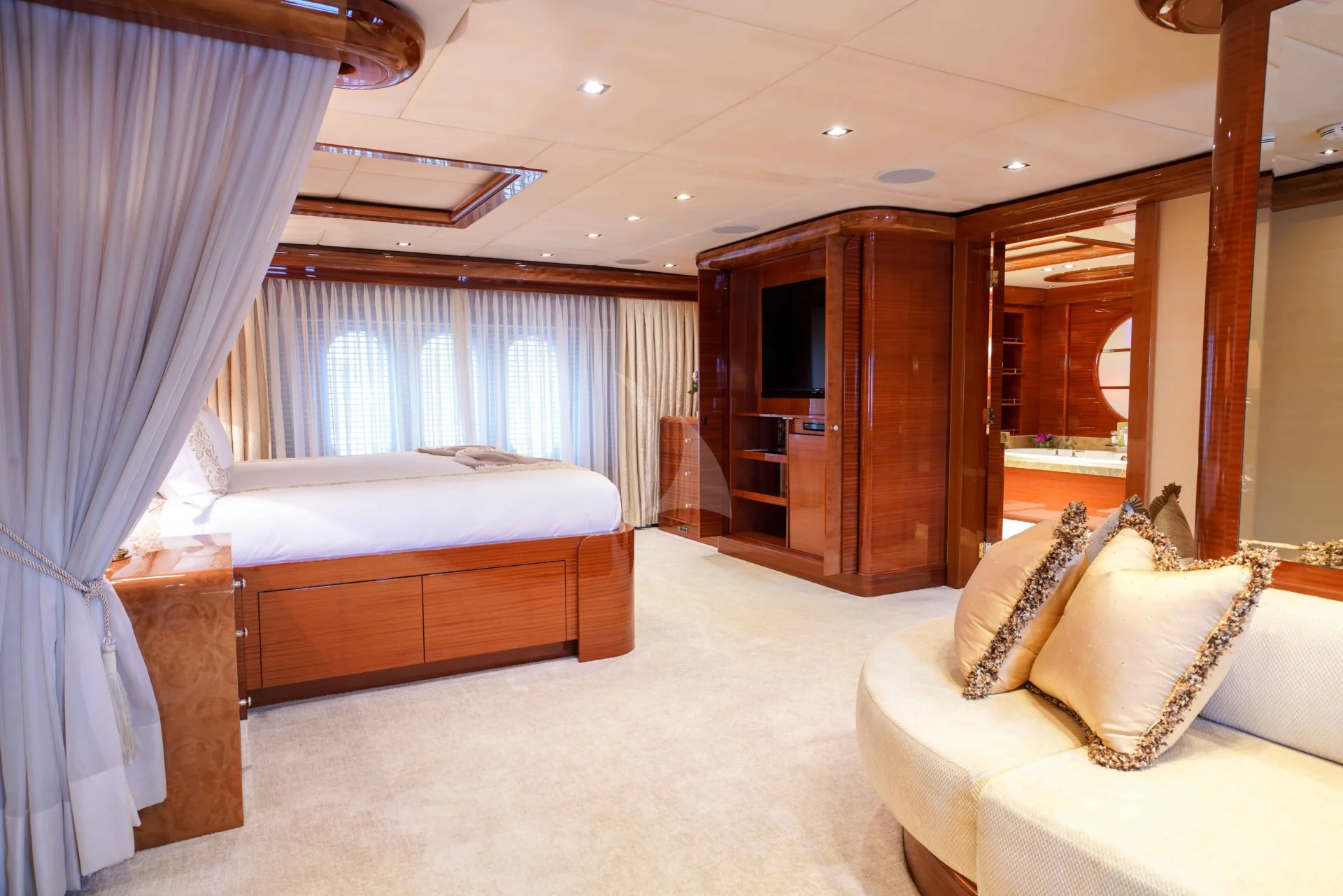 ASPEN ALTERNATIVE Charter Yacht