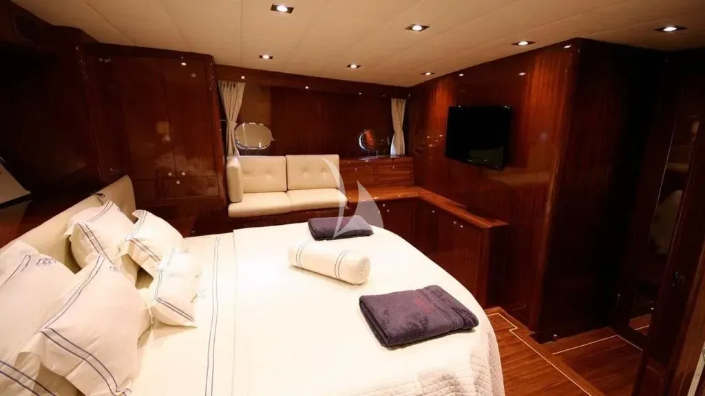 DIDI Charter Yacht