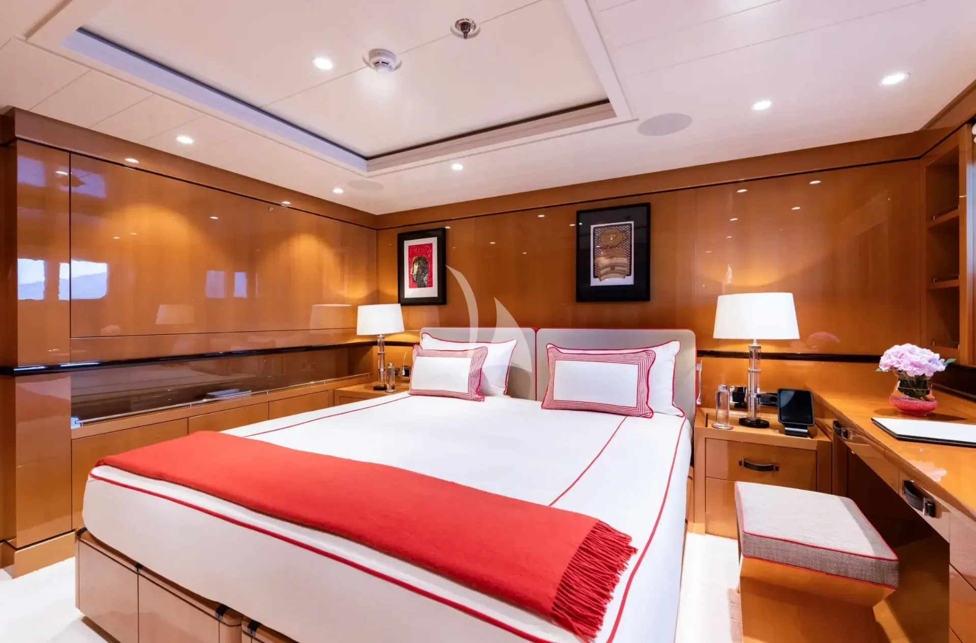 DEEP BLUE Charter Yacht