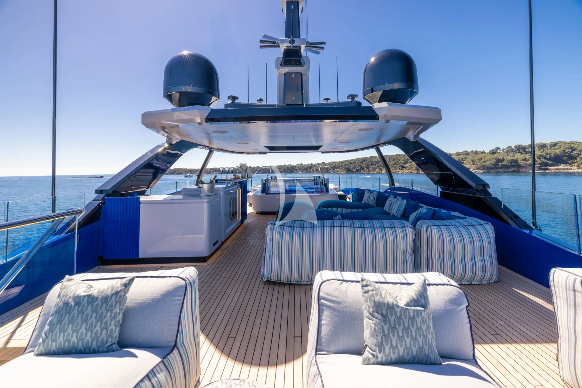 SUI GENERIS Charter Yacht