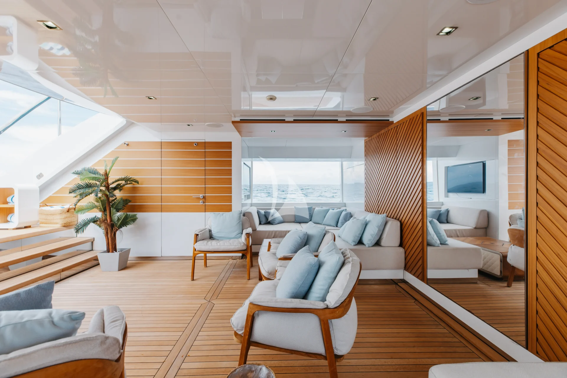 VELOCITY Charter Yacht
