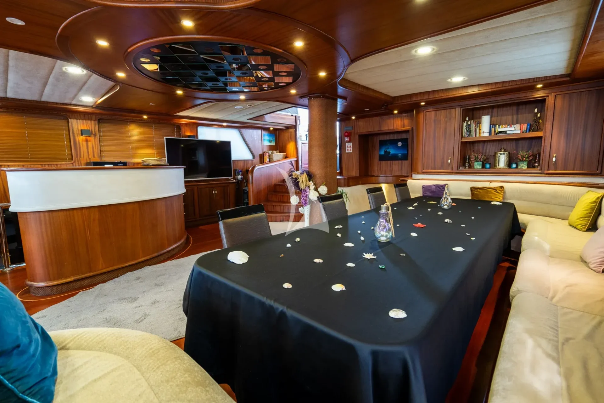 Nevra Queen Charter Yacht