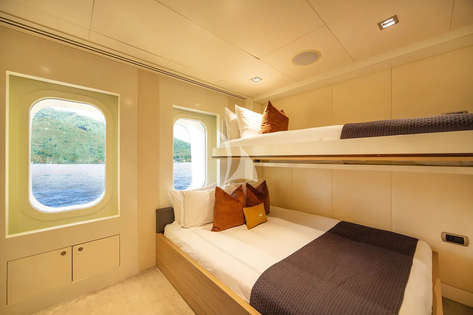 BIG SKY Charter Yacht