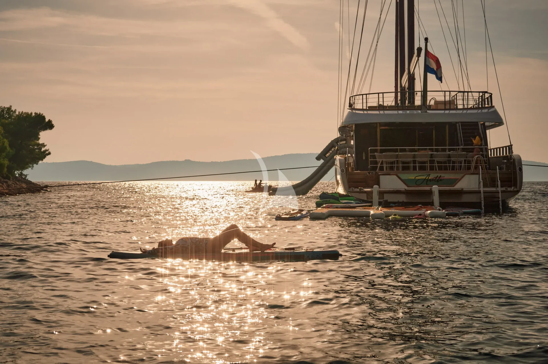 ANETTA Charter Yacht