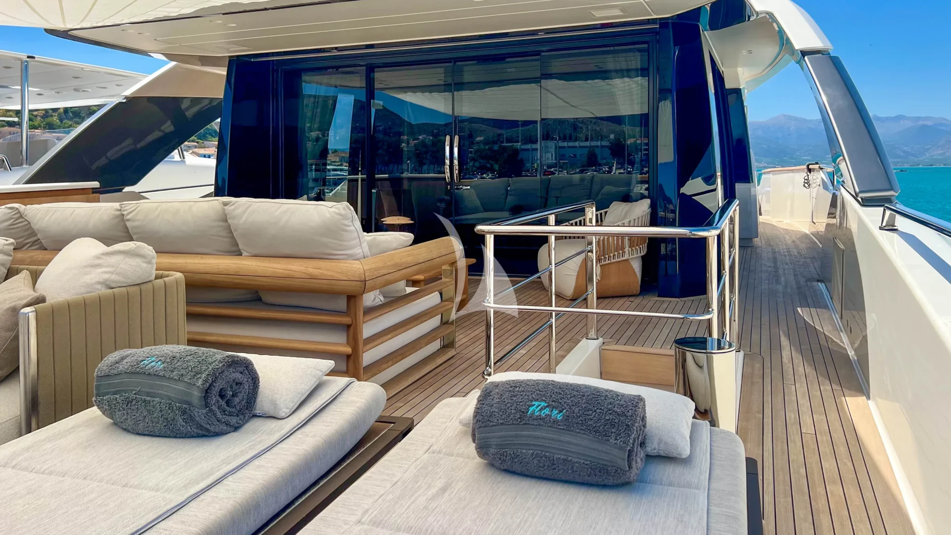 FLORI Charter Yacht