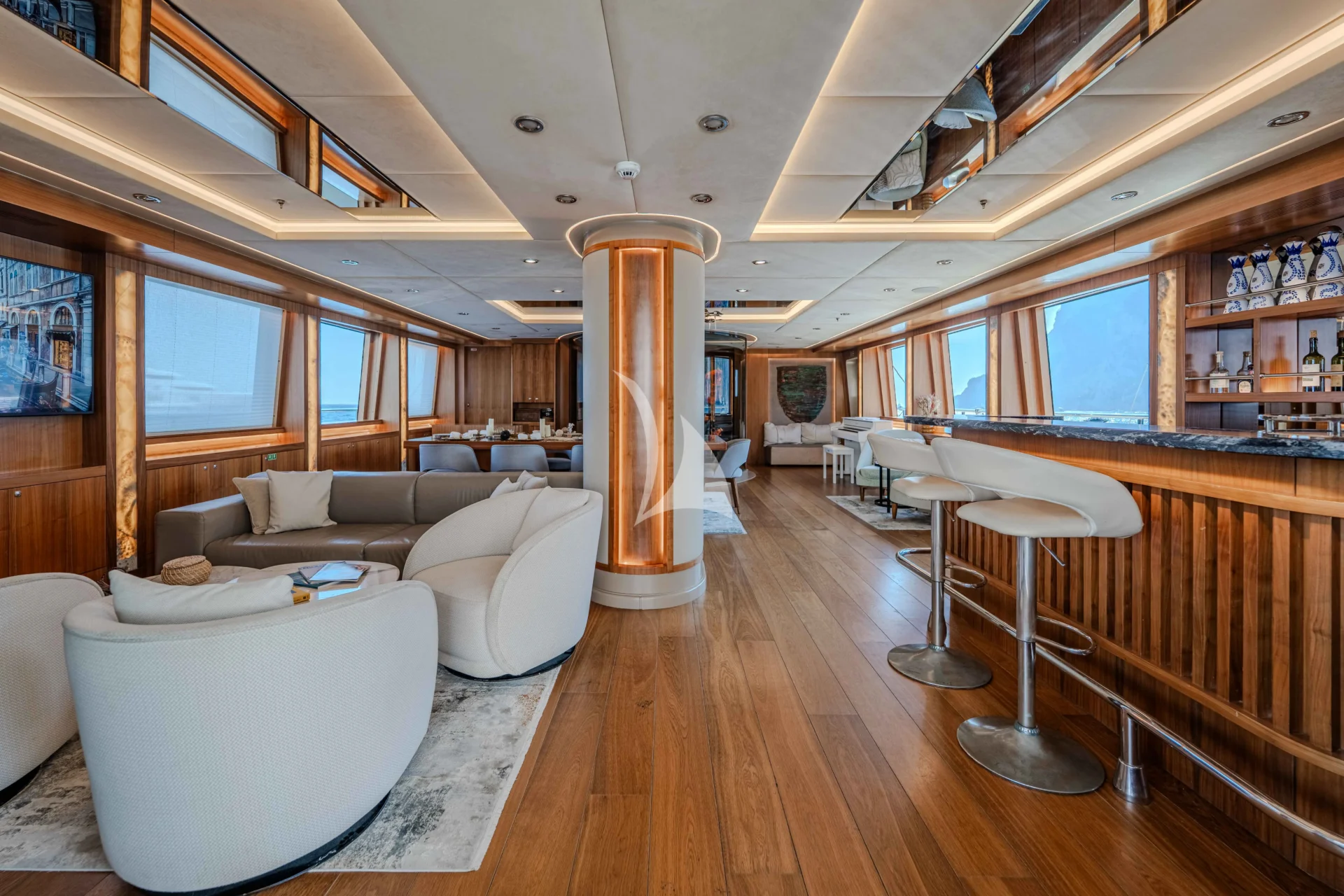 ARESTEAS Charter Yacht
