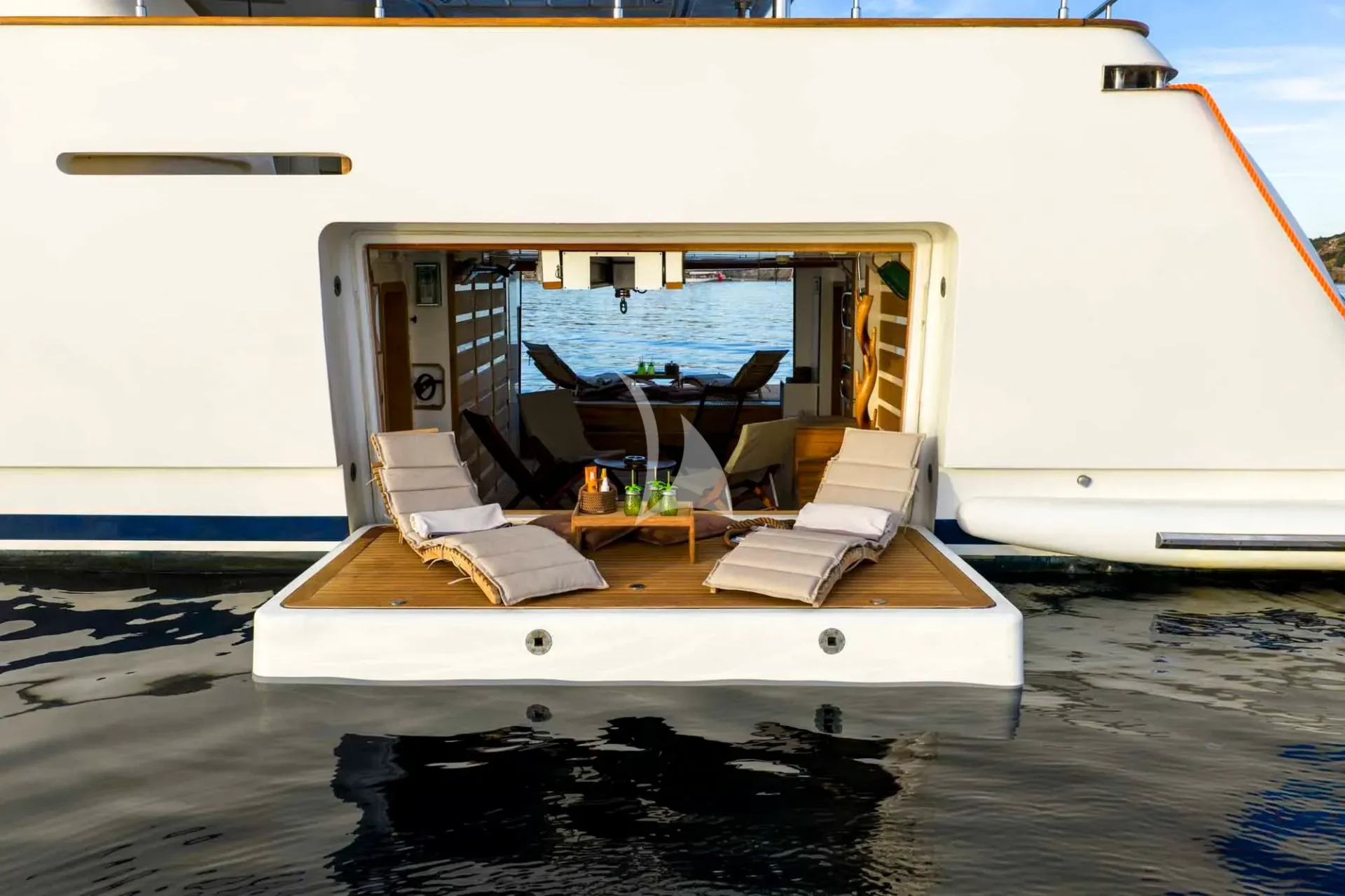 PARADISE Charter Yacht