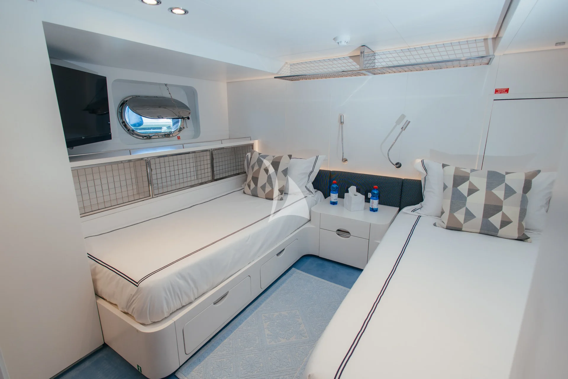LADY IN BLUE Charter Yacht