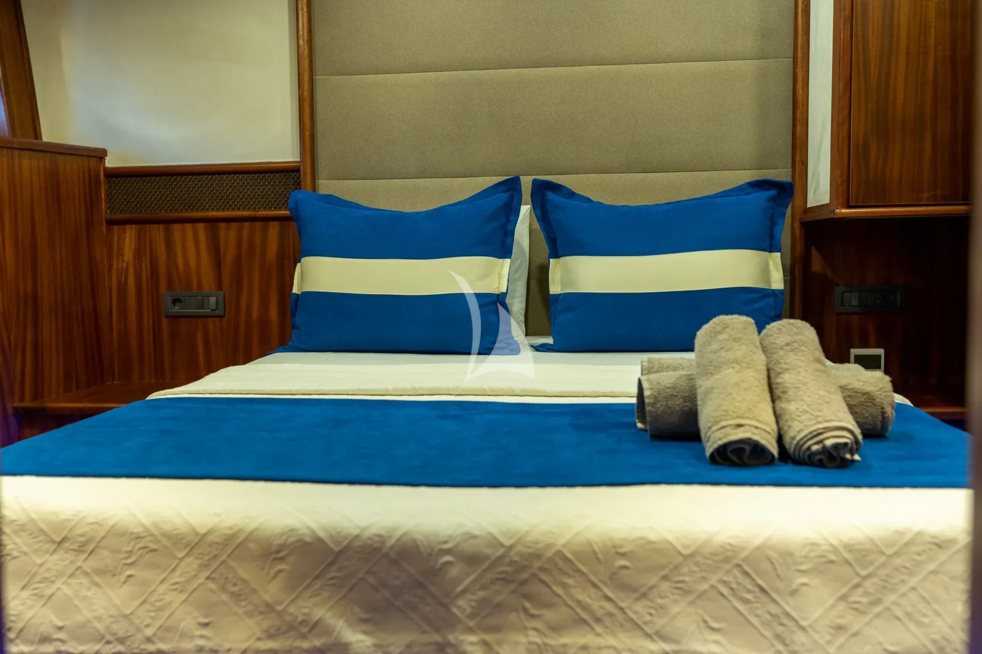 Nevra Queen Charter Yacht