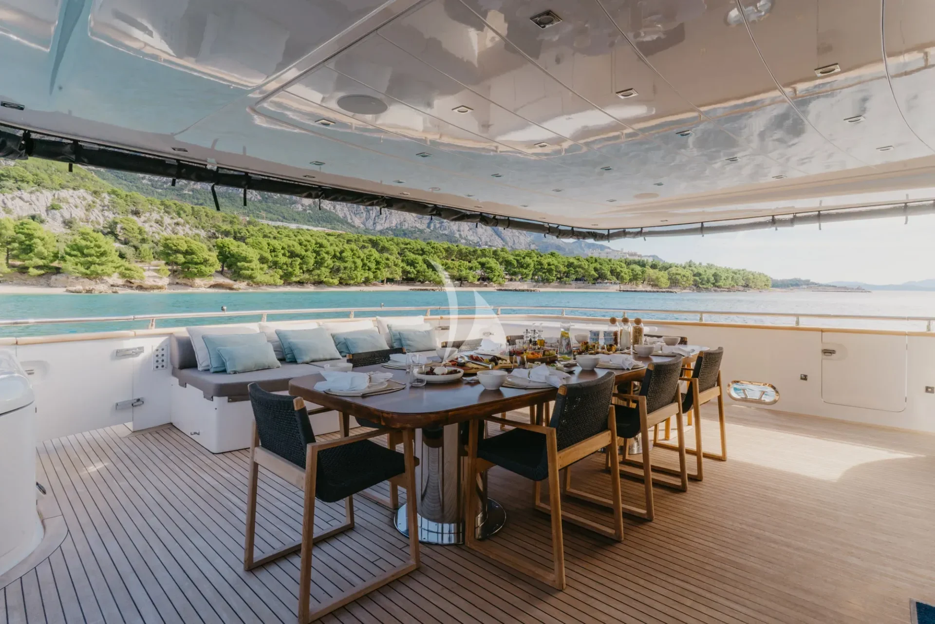 Cynthia Charter Yacht