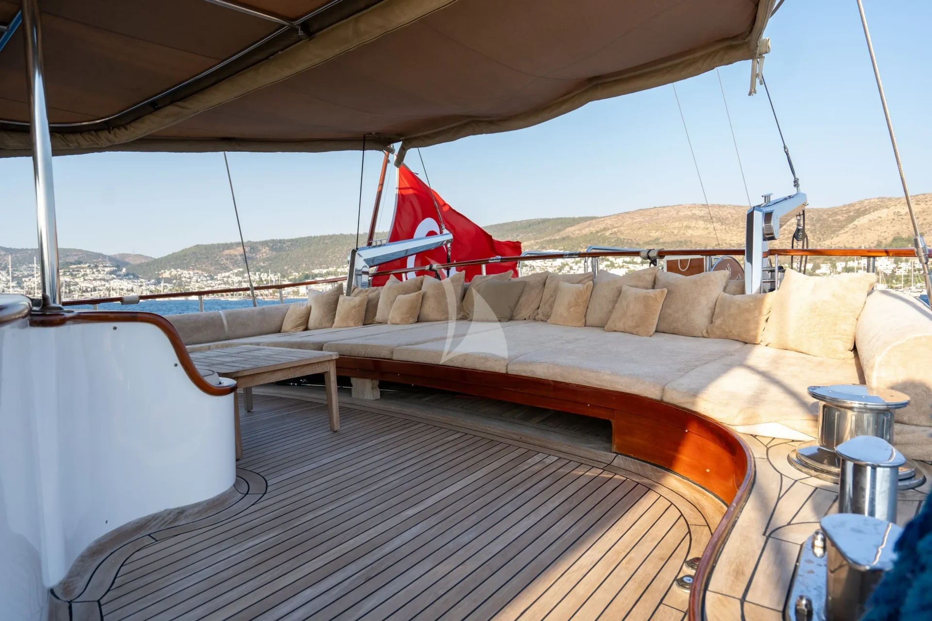 La Bella Vita Charter Yacht