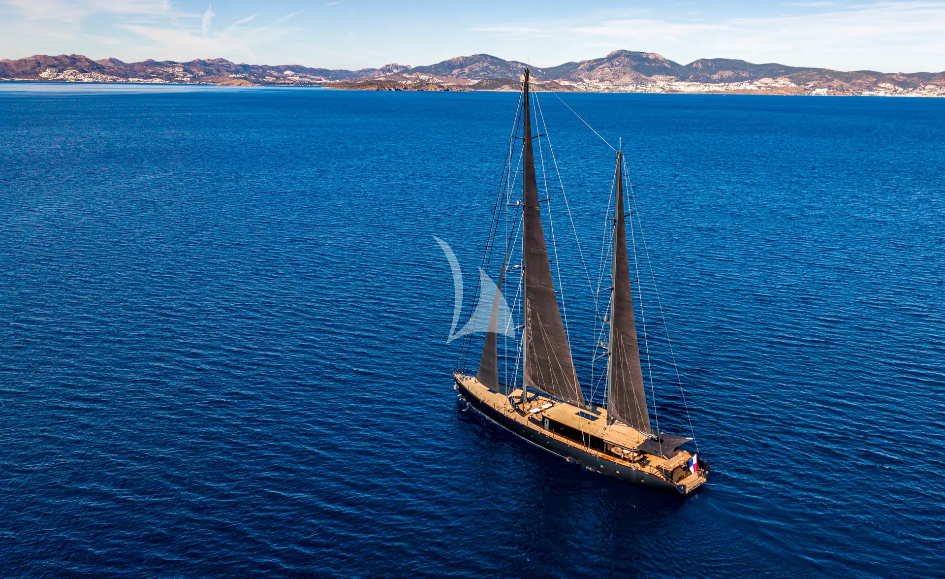 SEVEN Charter Yacht
