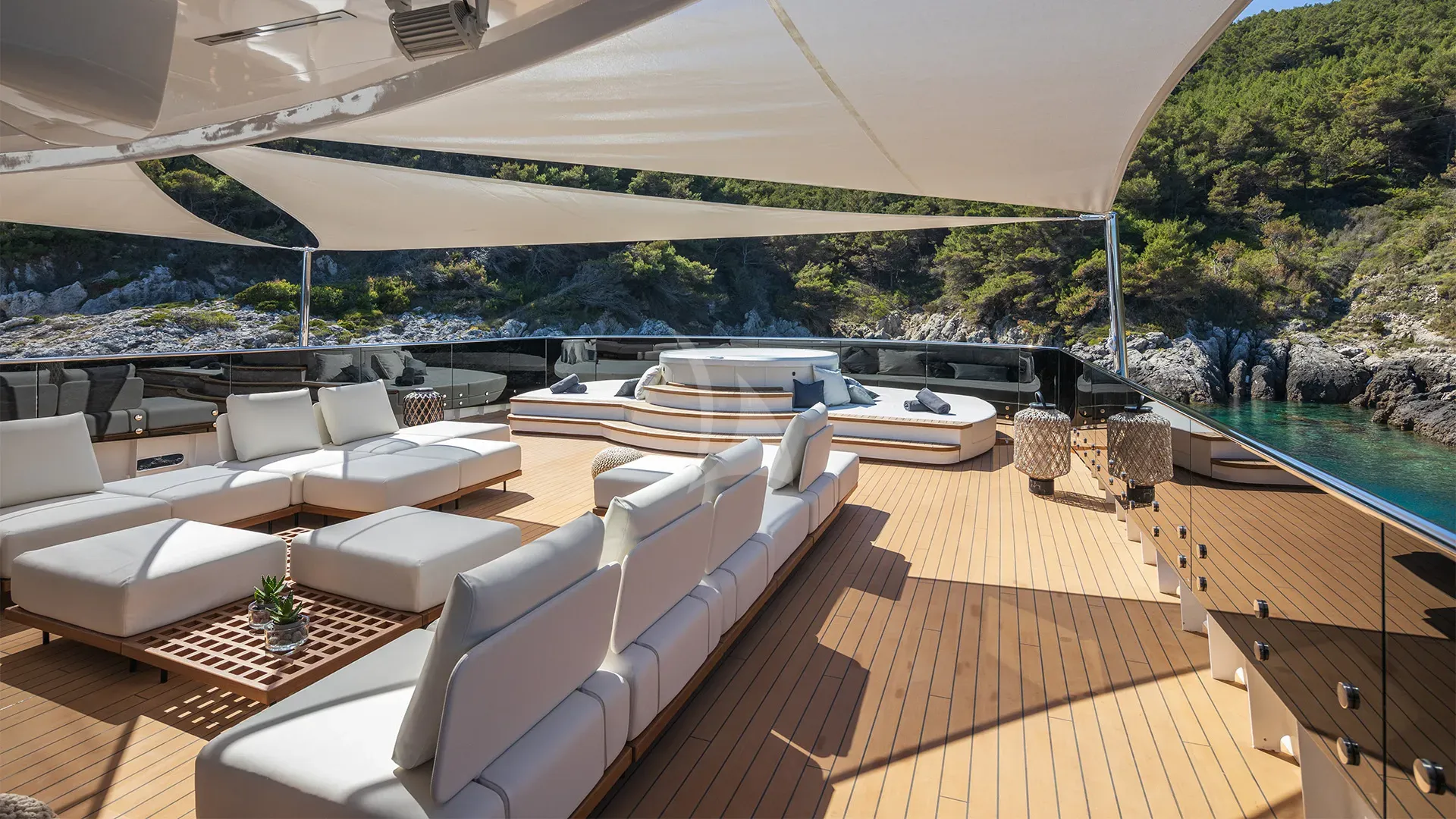 BLACK SWAN Charter Yacht