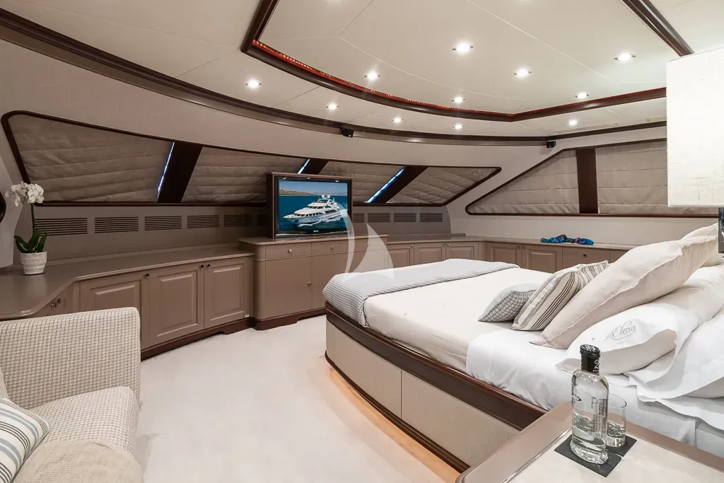 ELENA NUEVE Charter Yacht