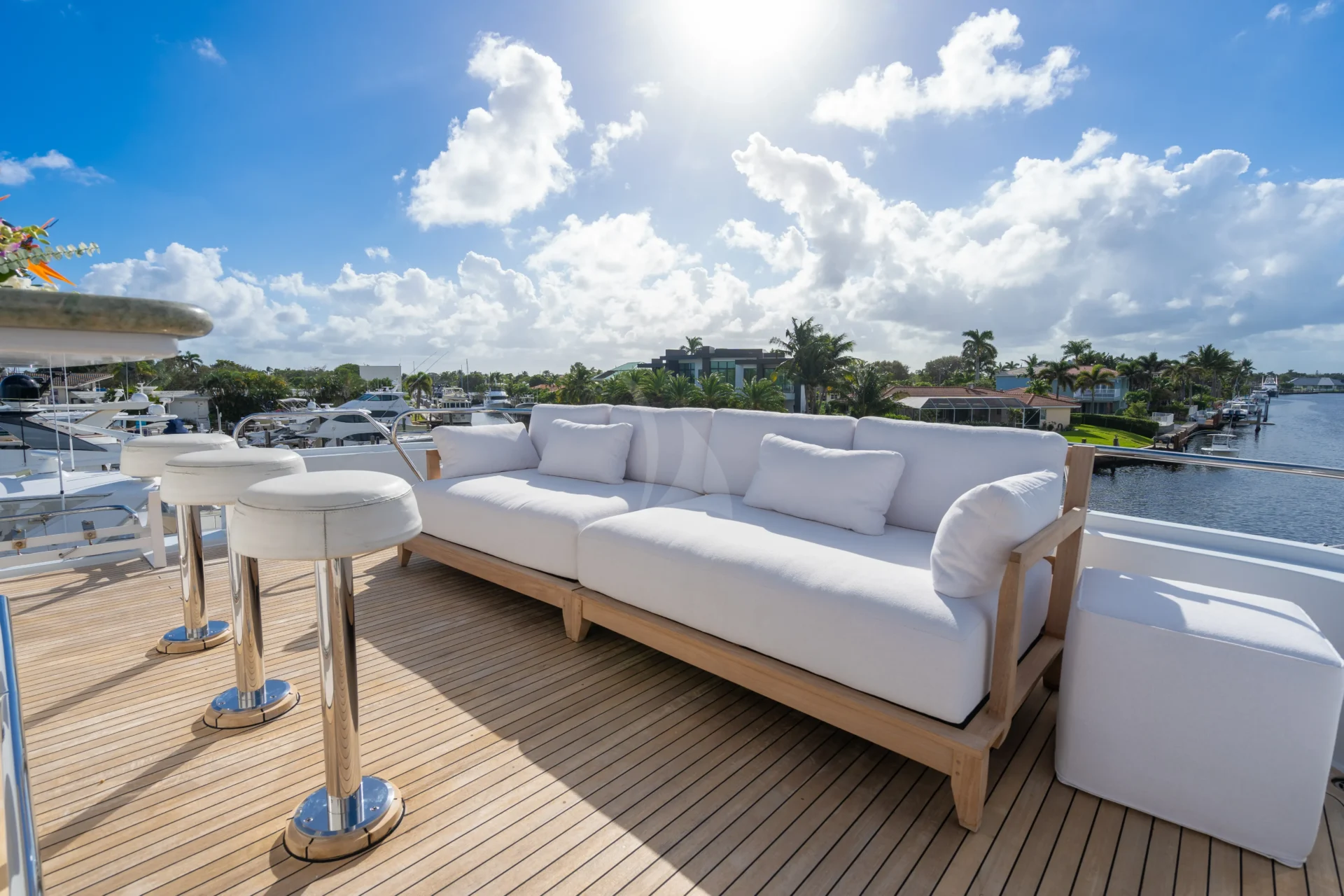 CHANSON Charter Yacht