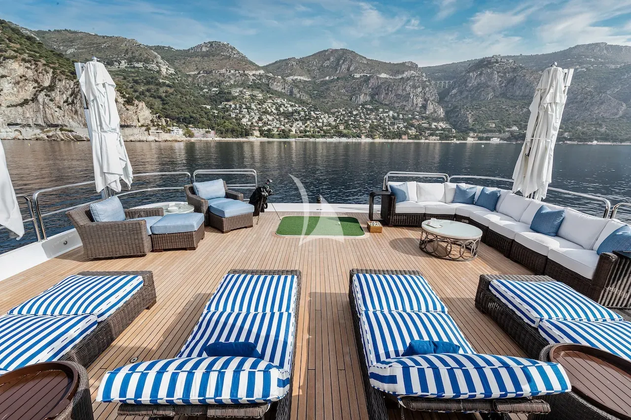 LUCKY LADY Charter Yacht