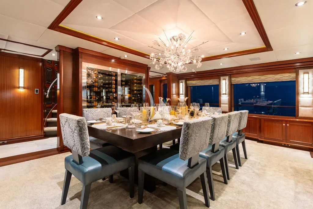 OCEAN CLUB Charter Yacht