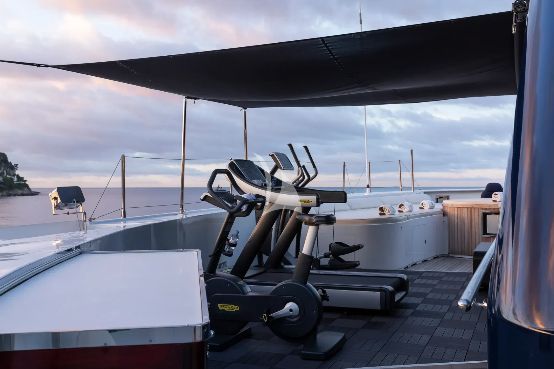 FORCE BLUE Charter Yacht