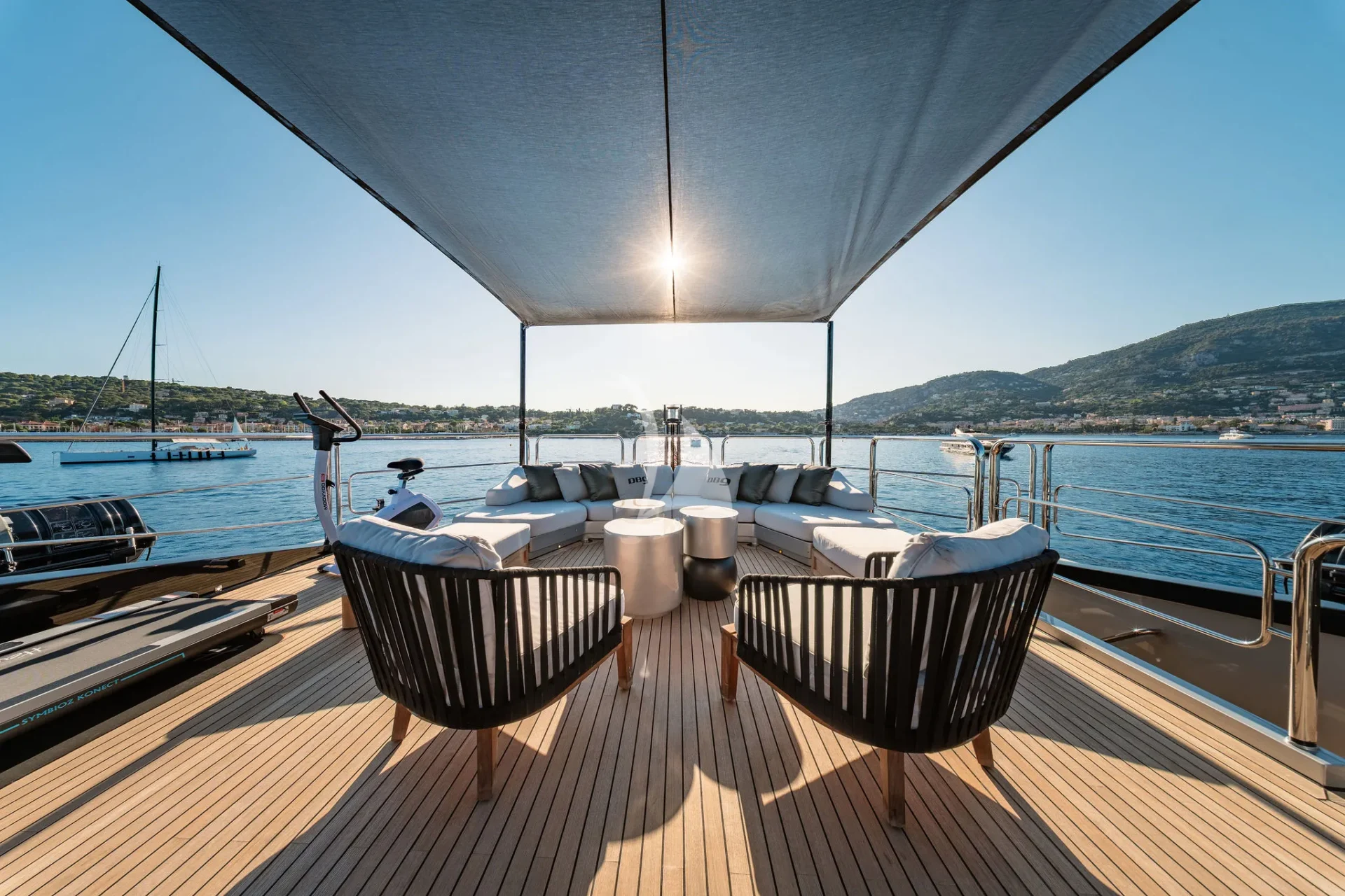 DB9 Charter Yacht
