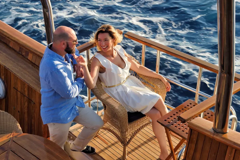 CHRISTINA O Charter Yacht