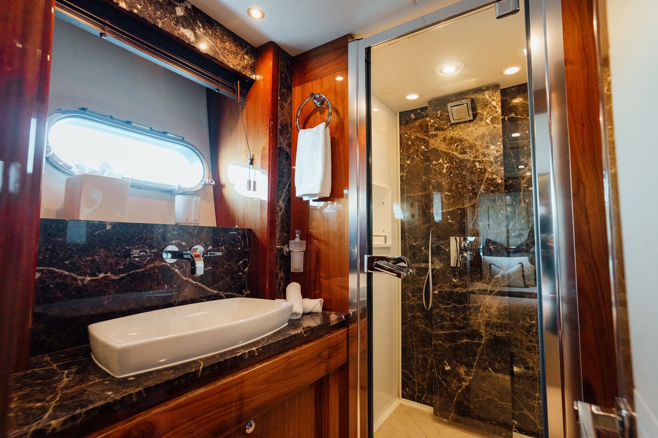 Sunseeker Motor Yacht CHAOS For Sale