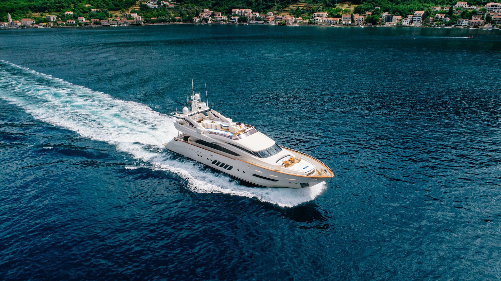 Dominator Motor Yacht LADY MURA For Sale