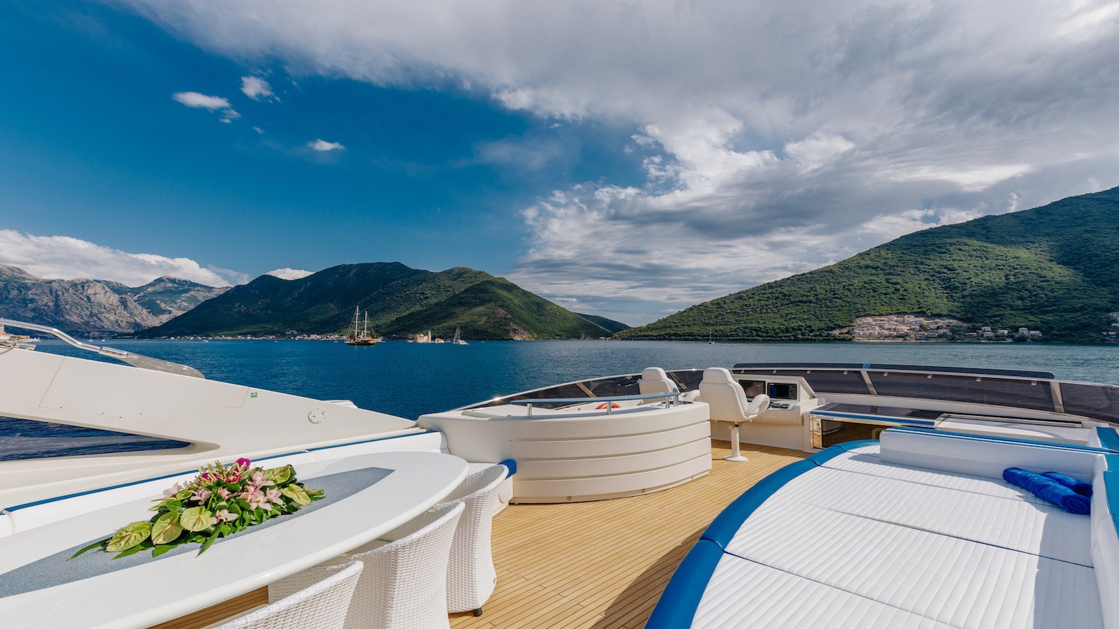 Dominator Motor Yacht LADY MURA For Sale
