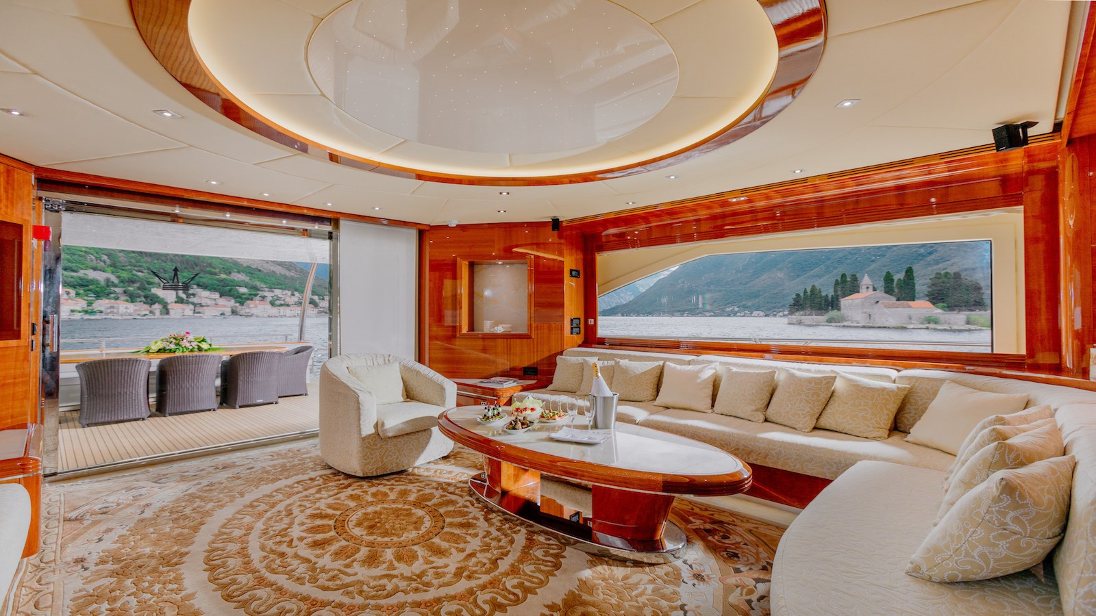 Dominator Motor Yacht LADY MURA For Sale