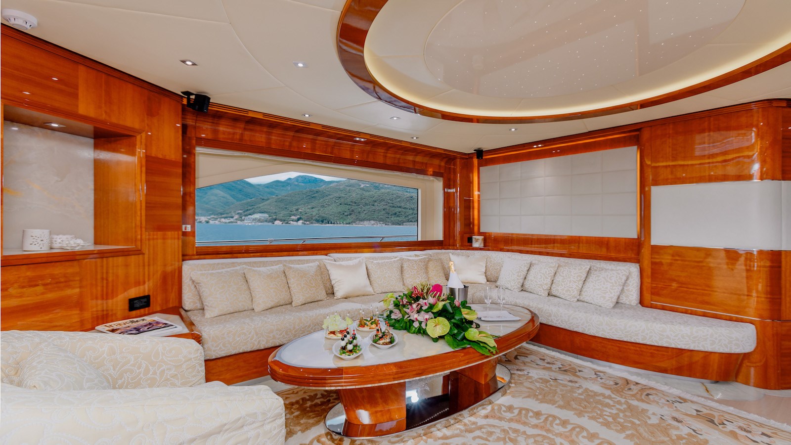 Dominator Motor Yacht LADY MURA For Sale