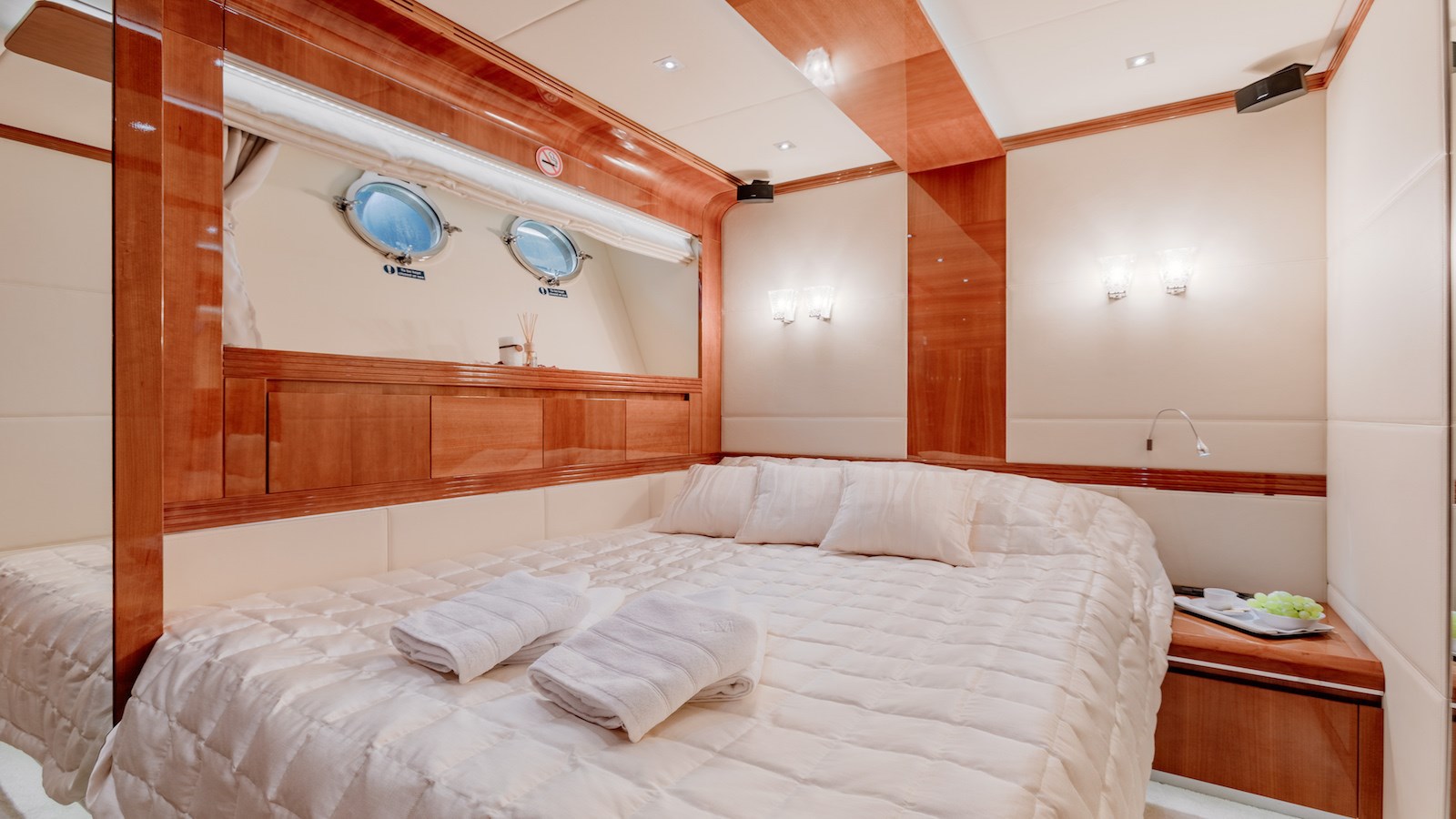 Dominator Motor Yacht LADY MURA For Sale