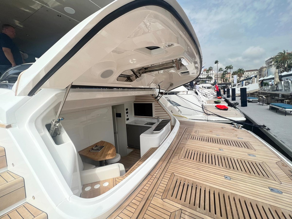 Princess Yachts Motor Yacht LEILANI For Sale
