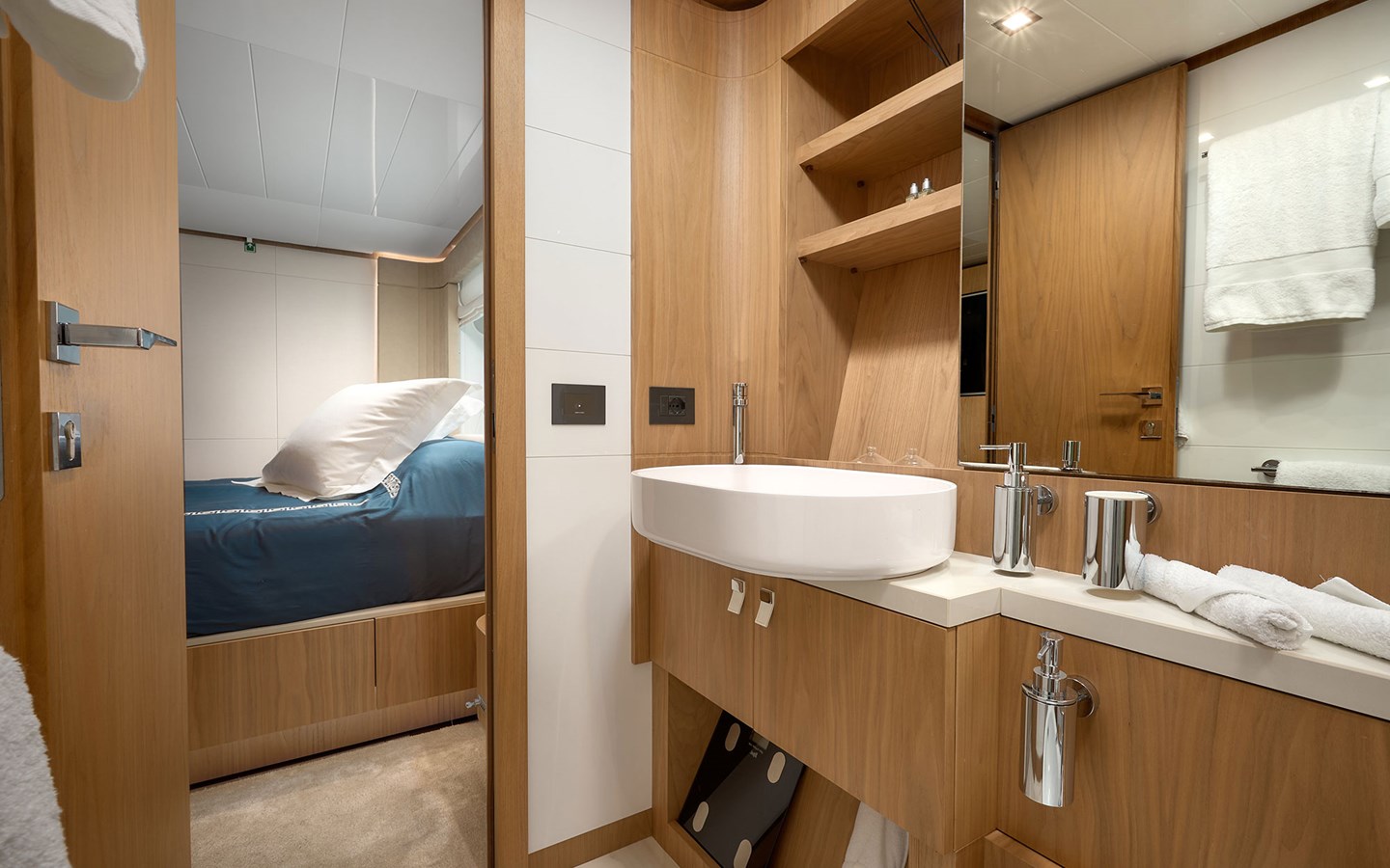 Ferretti Yachts Motor Yacht DAMARI For Sale