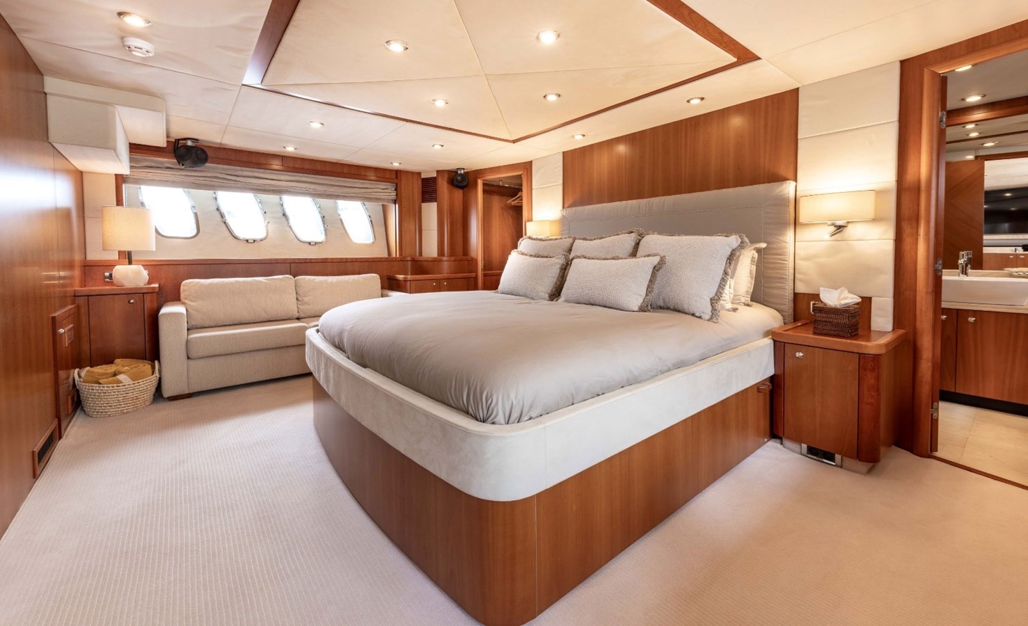 Sunseeker Motor Yacht Sunseeker Yacht 90  For Sale