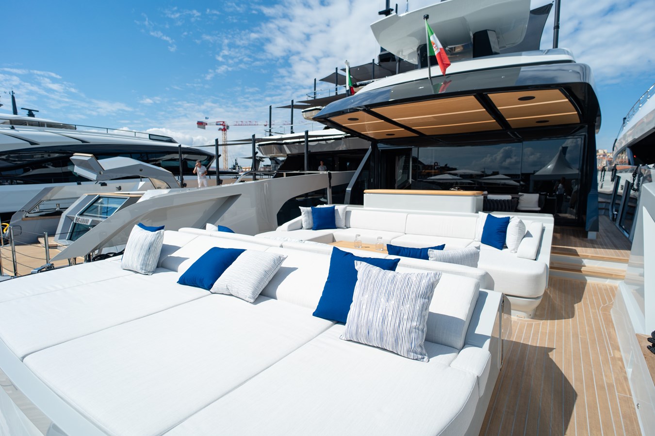 Extra Yachts Motor Yacht X90 FAST - brand new - never used For Sale