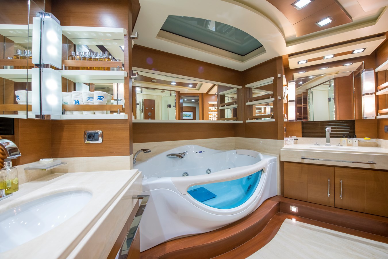 Azimut Yachts Motor Yacht La Rubia For Sale