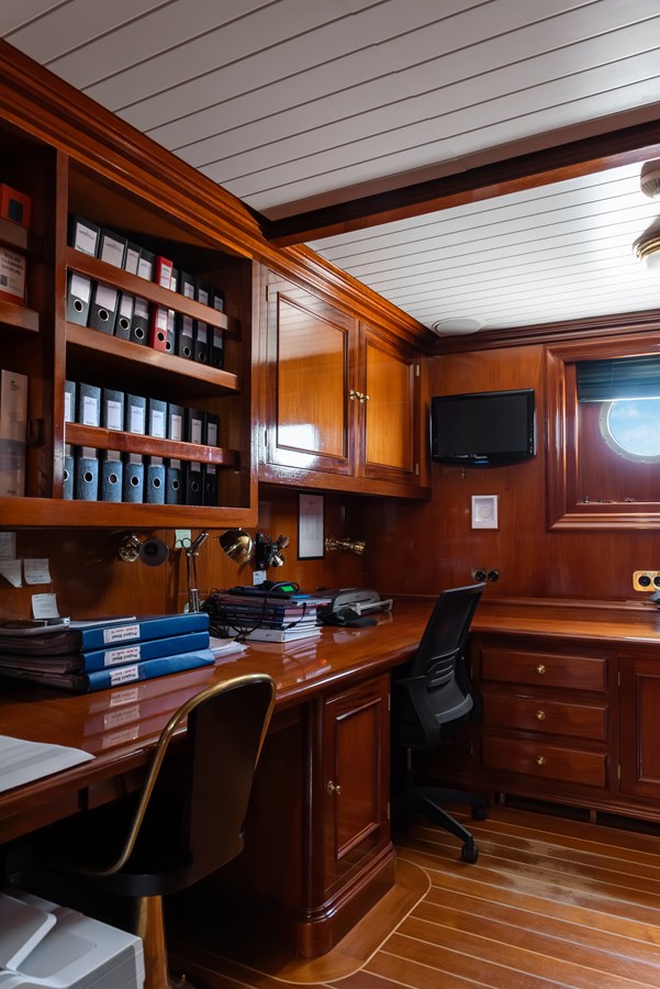 Pendennis Motor Yacht Steel For Sale