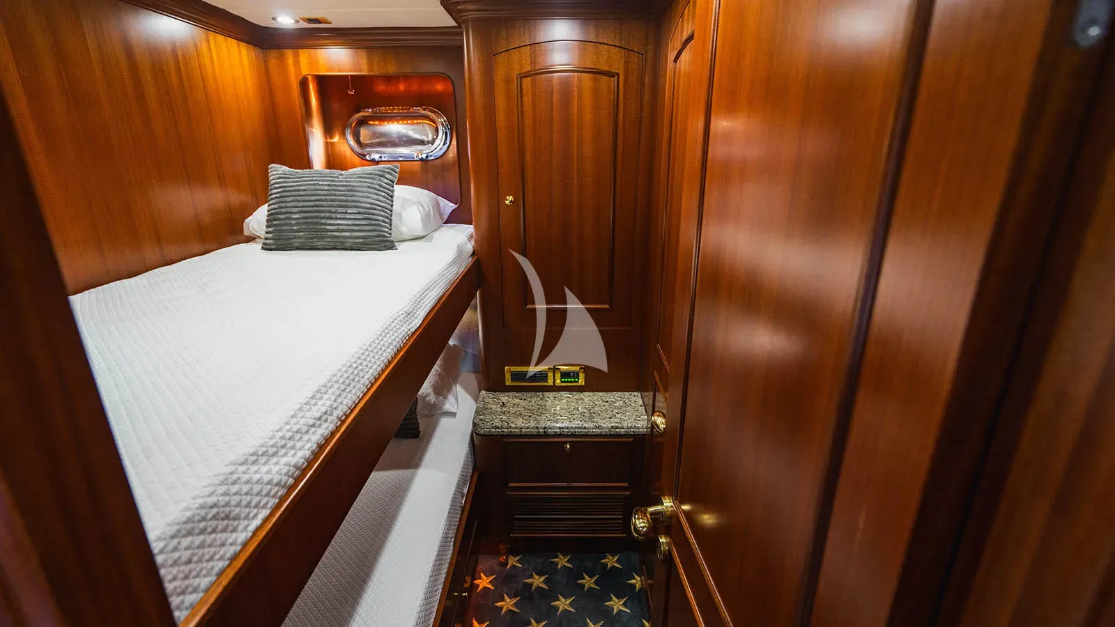 LEXINGTON Charter Yacht
