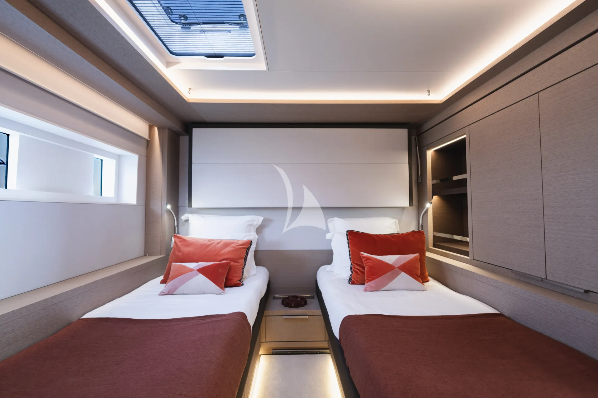 LA DESIRADE Charter Yacht