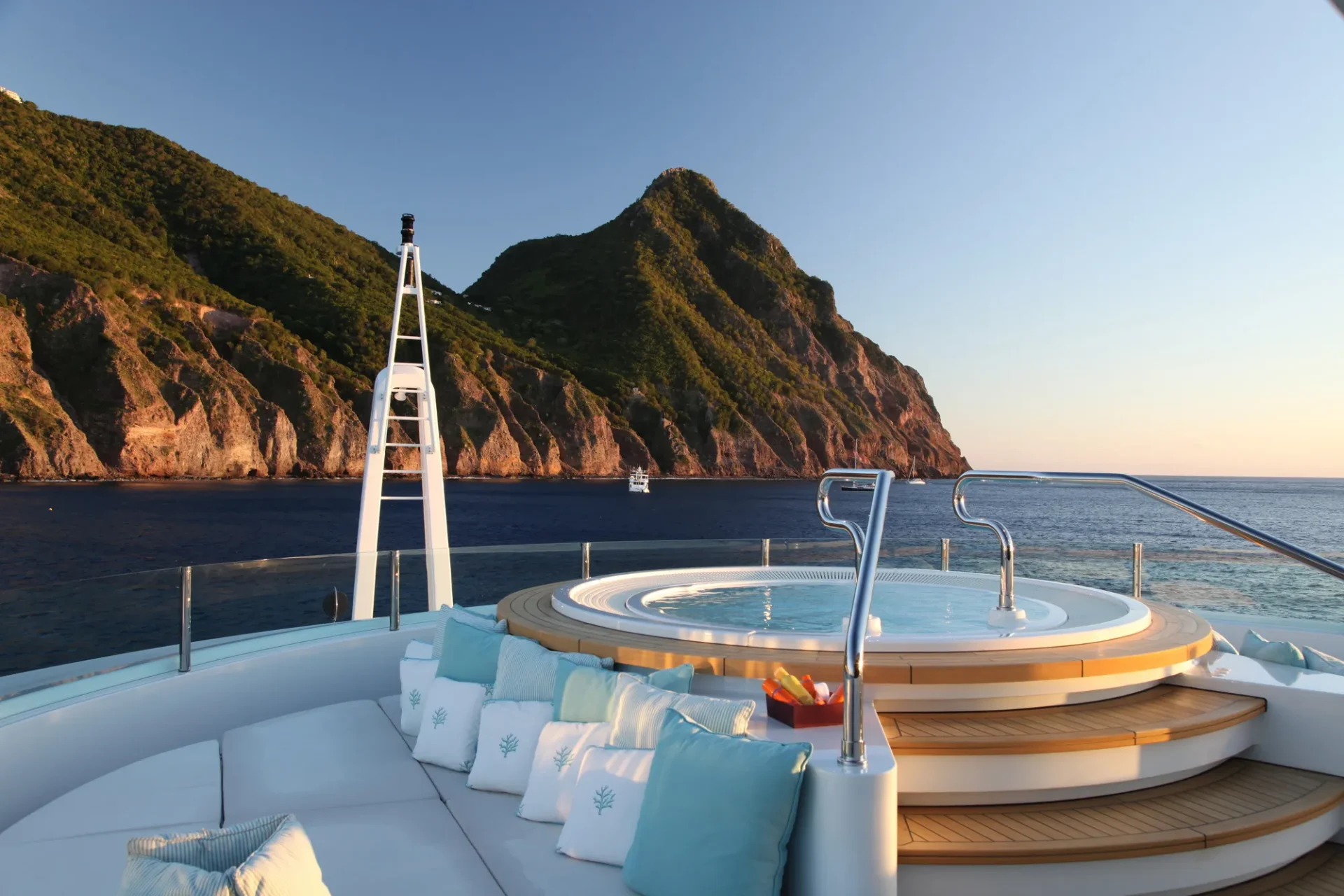 MARAYA Charter Yacht