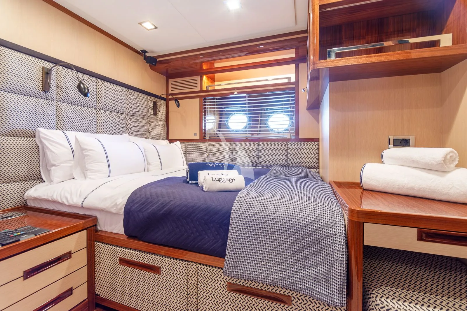 VAY Charter Yacht