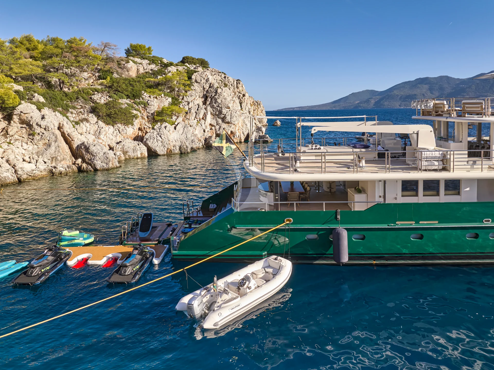 HIGHLANDER Charter Yacht