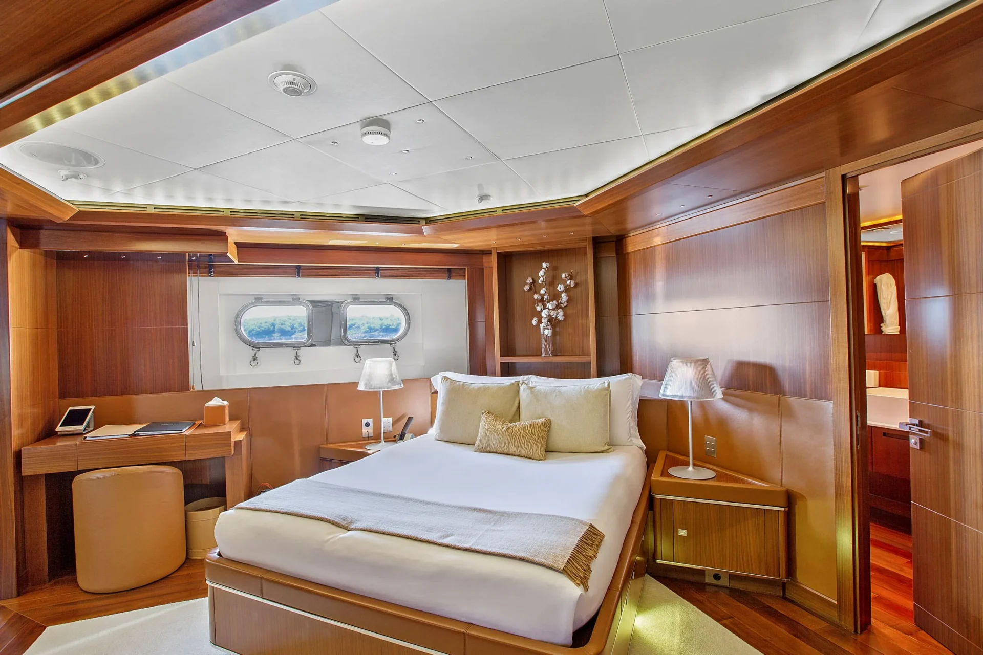 MARAYA Charter Yacht