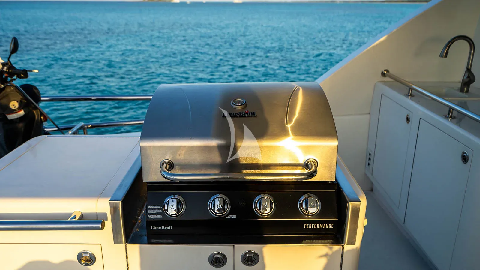 LEXINGTON Charter Yacht