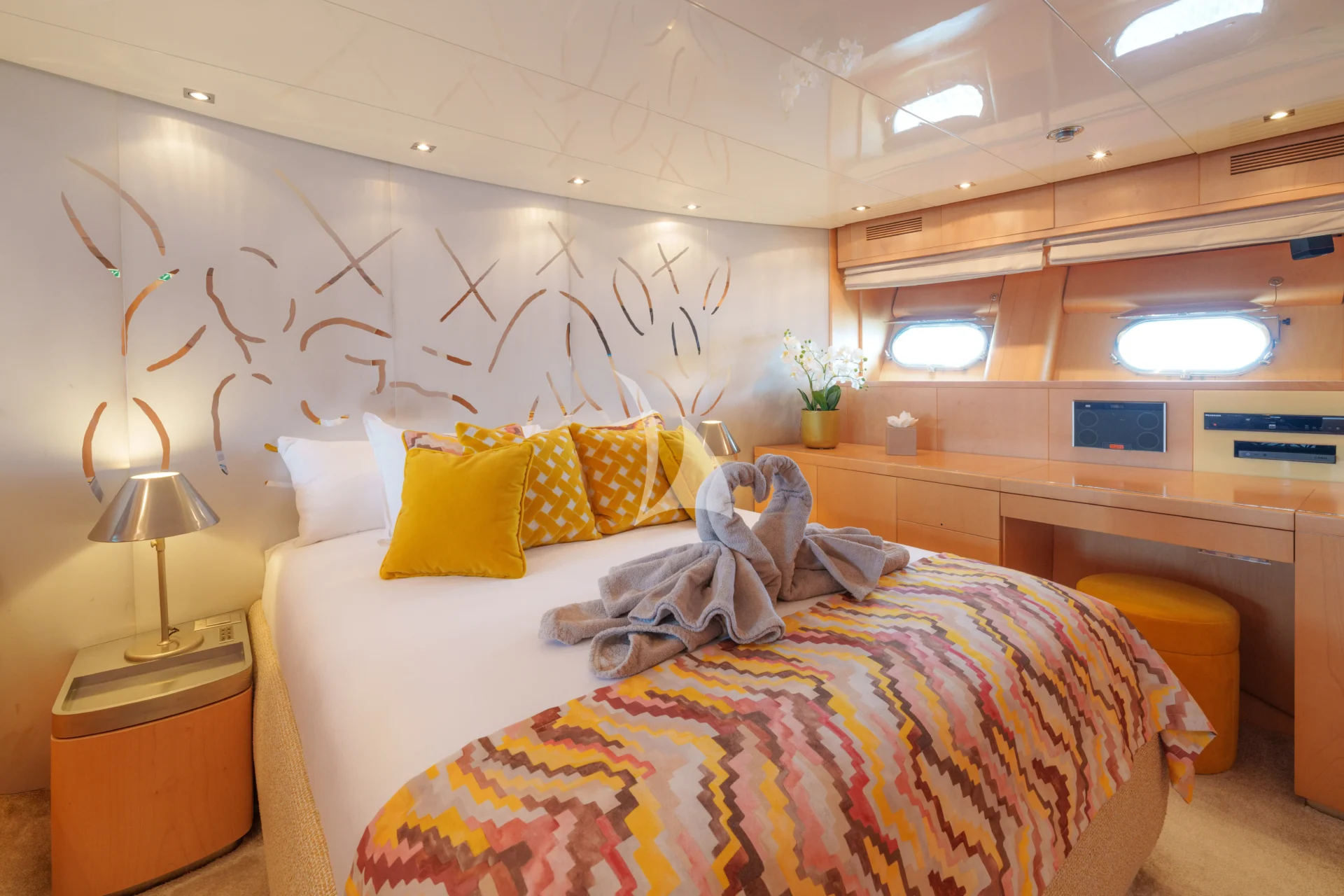 COCA VI Charter Yacht