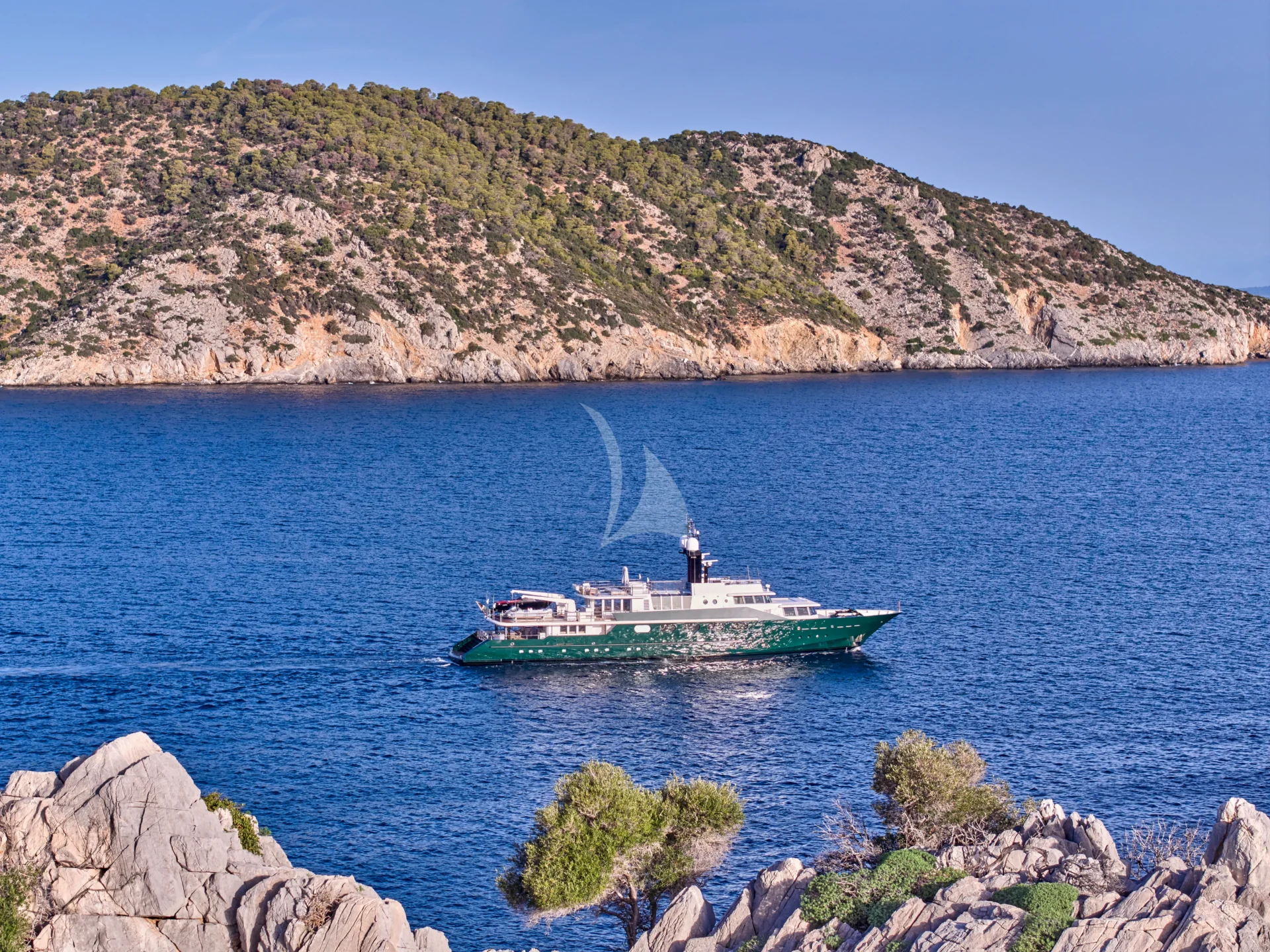 HIGHLANDER Charter Yacht